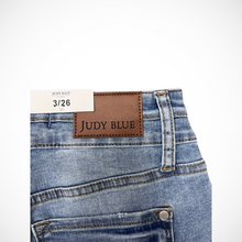Load image into Gallery viewer, Light Wash Mid Waisted Wide Crop Jeans by Judy Blue
