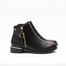 Load image into Gallery viewer, Metropolitan Short Classic Boot by Taxi Footwear