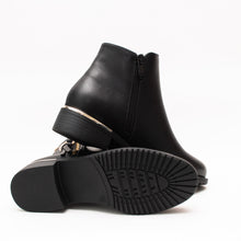Load image into Gallery viewer, Metropolitan Short Classic Boot by Taxi Footwear
