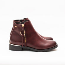 Load image into Gallery viewer, Metropolitan Short Classic Boot by Taxi Footwear
