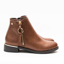 Load image into Gallery viewer, Metropolitan Short Classic Boot by Taxi Footwear