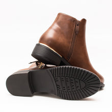 Load image into Gallery viewer, Metropolitan Short Classic Boot by Taxi Footwear