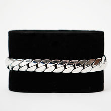 Load image into Gallery viewer, Lavish Curved Curb Style Bracelet