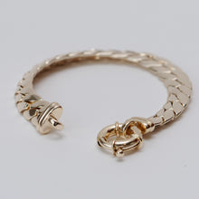Load image into Gallery viewer, Lavish Curved Curb Style Bracelet