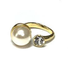 Load image into Gallery viewer, Pearl and Glitz Ring