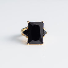 Load image into Gallery viewer, Fabulous Emerald Cut Stretch Ring
