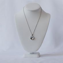 Load image into Gallery viewer, Crystal Grid Swarovski Necklace