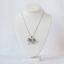 Load image into Gallery viewer, Swarovski Crystal and Pearl Necklace