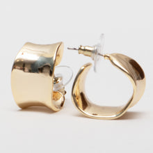 Load image into Gallery viewer, Liquid Curve Open Hoop Earrings