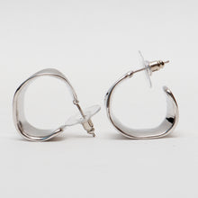 Load image into Gallery viewer, Liquid Curve Open Hoop Earrings
