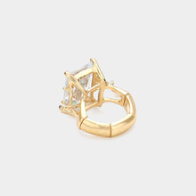 Load image into Gallery viewer, Fabulous Emerald Cut Stretch Ring