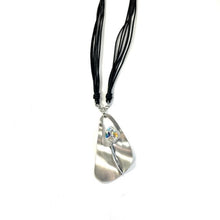 Load image into Gallery viewer, Escape to Dream Land Short Necklace
