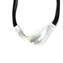 Load image into Gallery viewer, Twist of Fashion Short Necklace