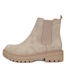 Load image into Gallery viewer, Follow Me In Style Lug Pull On Short Boot