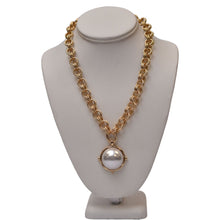 Load image into Gallery viewer, Focus on the Pearl Necklace