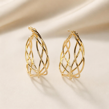 Load image into Gallery viewer, WIre Weaved Oval Hoop Earrings