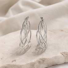 Load image into Gallery viewer, WIre Weaved Oval Hoop Earrings