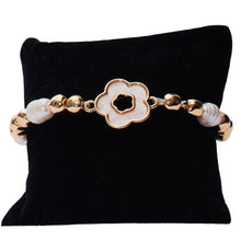 Load image into Gallery viewer, Pearl Floret Chain Link Bracelet
