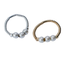 Load image into Gallery viewer, Lustre Curve Pearl Bracelet
