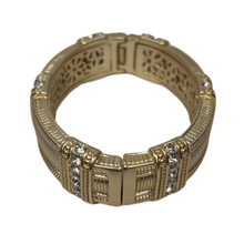 Load image into Gallery viewer, Royal Throne Magnetic Snap Closure Bracelet
