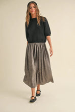 Load image into Gallery viewer, Timeless Short Sleeve Sweater
