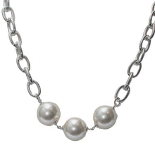 Load image into Gallery viewer, Triple Pearl Chain Link Necklace

