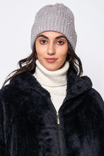Load image into Gallery viewer, Pearl Knitted Winter Hat
