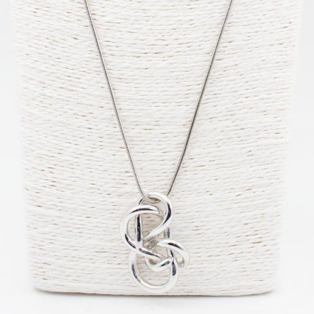 A Perfect Mess Knot Long Necklace