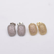Load image into Gallery viewer, Lustre Curve Earrings
