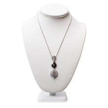 Load image into Gallery viewer, Tri-Circle Links Swarovski Crystal Necklace

