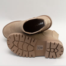 Load image into Gallery viewer, Follow Me In Style Lug Pull On Short Boot
