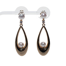 Load image into Gallery viewer, Long Oval Drop Pearl Earrings
