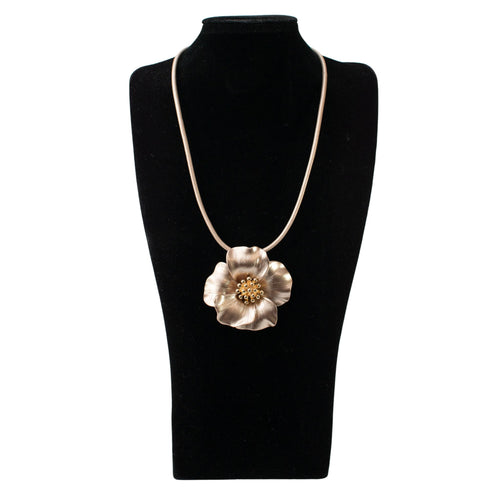 Perfect Little Flower Necklace