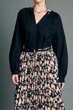 Load image into Gallery viewer, Diamond Touch Rhinestone Button Pointed Blouse
