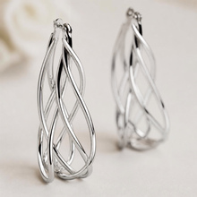Load image into Gallery viewer, WIre Weaved Oval Hoop Earrings
