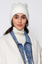 Load image into Gallery viewer, Pearl Knitted Winter Hat
