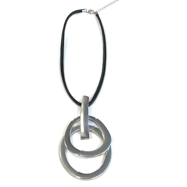 Drama Short Necklace