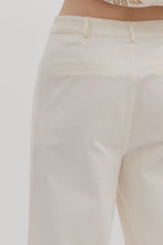 Load image into Gallery viewer, Patch Pocket Capri Pants
