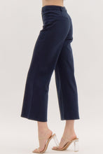 Load image into Gallery viewer, Patch Pocket Capri Pants
