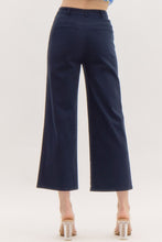 Load image into Gallery viewer, Patch Pocket Capri Pants
