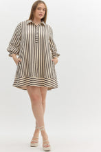 Load image into Gallery viewer, Sunday Morning Three Quarter Lined  with Pockets Dress - Plus Size
