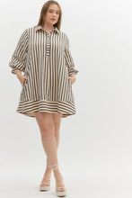 Load image into Gallery viewer, Sunday Morning Three Quarter Lined  with Pockets Dress
