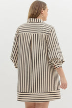 Load image into Gallery viewer, Sunday Morning Three Quarter Lined  with Pockets Dress
