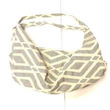 Load image into Gallery viewer, Diamond Pattern Sling Bag
